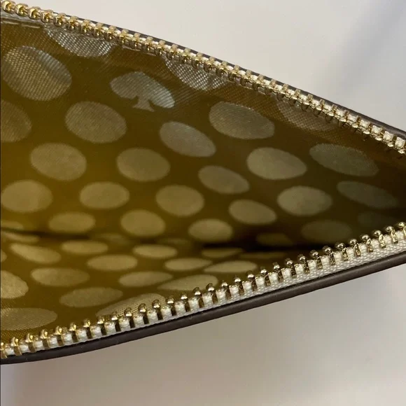 NWT Kate Spade cream saffiano wristlet with gold logo.  8x5” - Picture 5 of 7